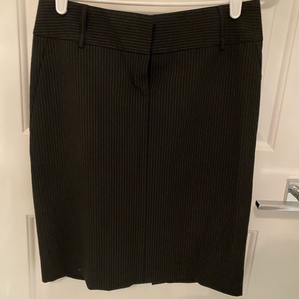 Express size 4 black/white striped pencil skirt